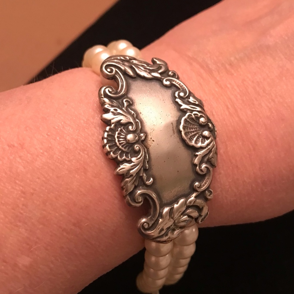 T Foree Hunsicker Victorian Sterling Silver Luggage Tag & Pearl Bracelet